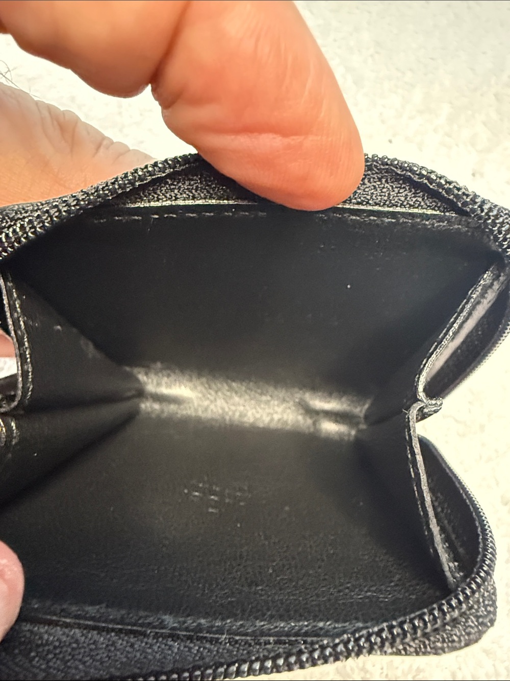 Gucci Black Leather Zip Around Coin Case Wallet - Picture 5 of 11